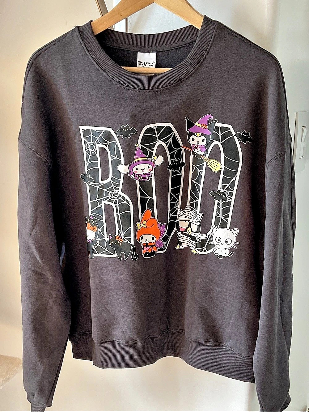 Hello Kitty and Friends Halloween Graphic Sweatshirt Size Medium NWT